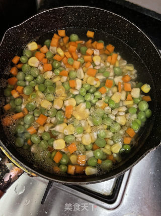时蔬虾仁炒饭的做法步骤：6