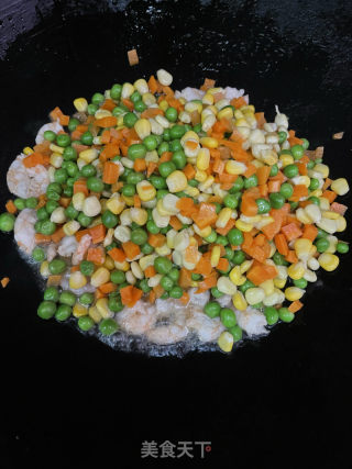 时蔬虾仁炒饭的做法步骤：8
