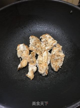 香煎鸡胸肉的做法步骤：7