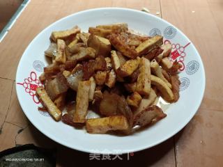 五花肉炒豆腐饼的做法步骤：4