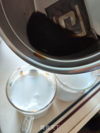 简易版热椰云拿铁的做法步骤：6