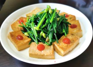 老豆腐炒韭菜花的做法步骤：6