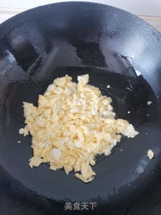 香葶炒鸡蛋的做法步骤：4