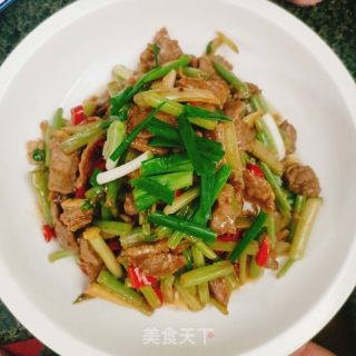 芹菜炒牛肉的做法步骤：8