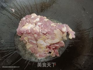 鸭肉炒洋葱的做法步骤：1