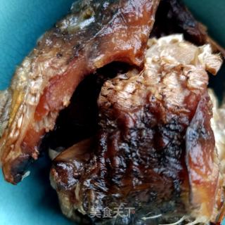 茄子烧腊鱼的做法步骤：1