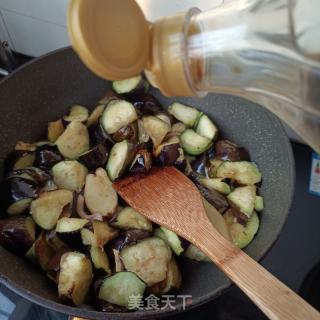 茄子烧腊鱼的做法步骤：8