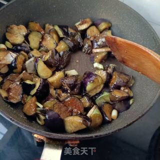 茄子烧腊鱼的做法步骤：9