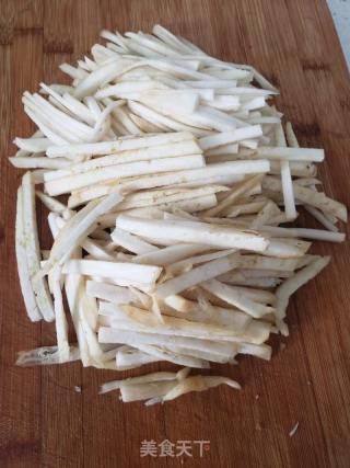 茄子炒鸡胸肉的做法步骤：2