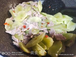 肉片炒莴笋的做法步骤：5