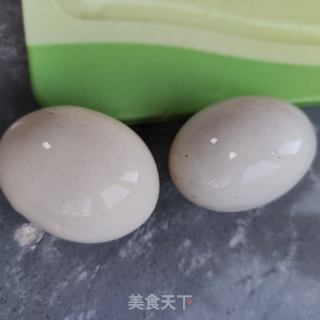 鸡蛋白菜汤年糕的做法步骤：3