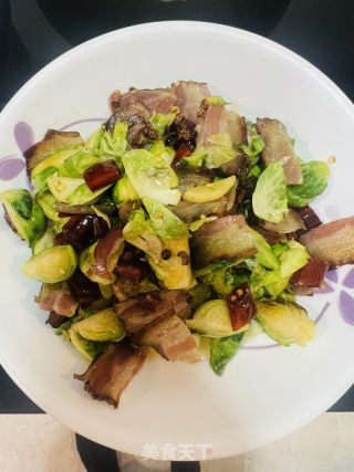 袍子甘蓝炒腊肉的做法步骤：5