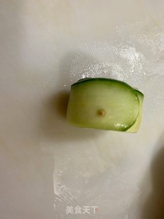 黃瓜魚蛋卷的做法步骤：5
