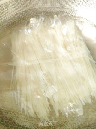 炒米粉的做法步骤：2