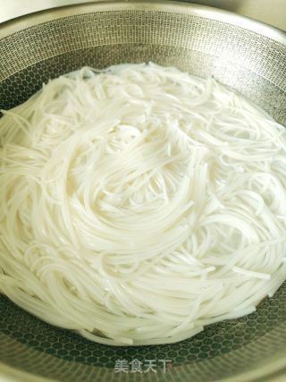 炒米粉的做法步骤：3