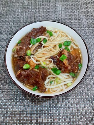红烧牛排骨面的做法步骤：10