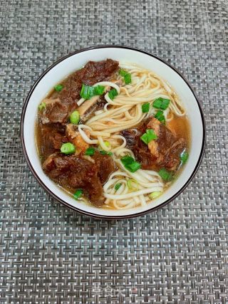 红烧牛排骨面的做法步骤：12