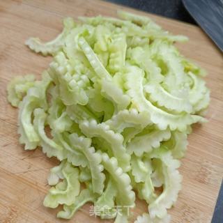苦瓜拌鸽胸肉的做法步骤：2