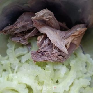 苦瓜拌鸽胸肉的做法步骤：5
