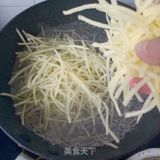 韭苔肉片炒土豆的做法步骤：3