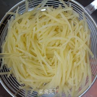 韭苔肉片炒土豆的做法步骤：5