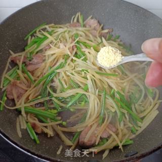 韭苔肉片炒土豆的做法步骤：16