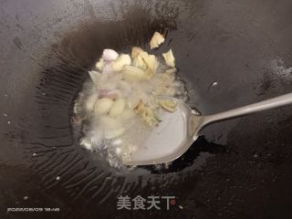 香菇焖鸡的做法步骤：2