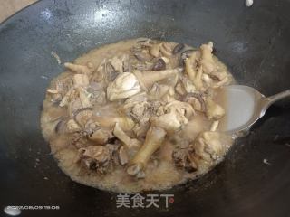 香菇焖鸡的做法步骤：8