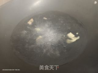 芥菜车螺汤的做法步骤：2