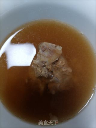 土茯苓陈皮淮山龙骨汤的做法步骤：5