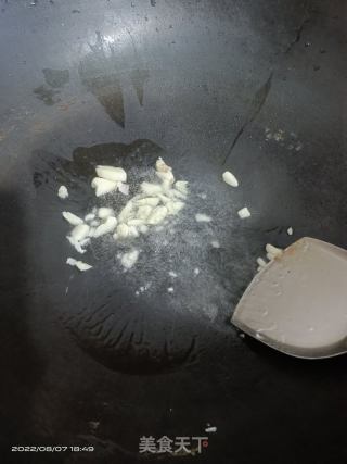 蒜香薯叶的做法步骤：2
