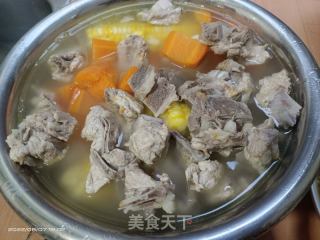 排骨胡萝卜玉米汤的做法