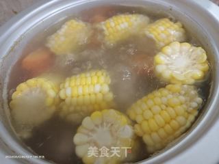 排骨胡萝卜玉米汤的做法步骤：5