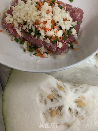 冬瓜肉丸子的做法步骤：1