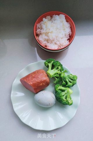 火腿皮蛋粥的做法步骤：1