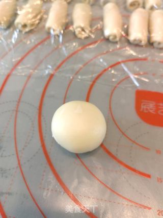 蛋黄酥的做法步骤：12