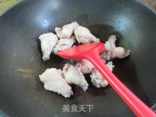 豇豆烧鸡翅根的做法步骤：2