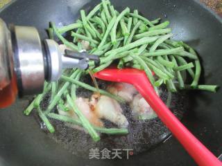 豇豆烧鸡翅根的做法步骤：4