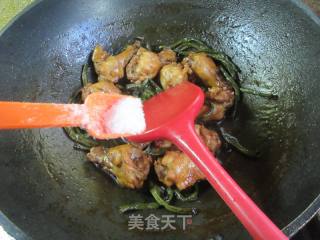 豇豆烧鸡翅根的做法步骤：9