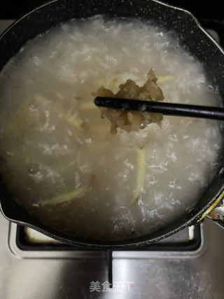 干鱿剥皮鱼粥的做法步骤：9