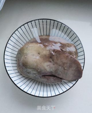 盐水猪肝的做法步骤：1