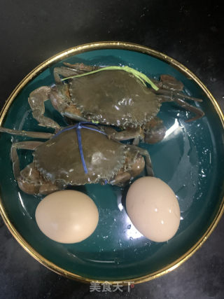 高颜值又美味嫩滑的蟹膏蒸鸡蛋的做法步骤：1