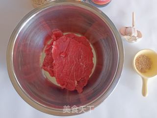 空气炸锅烤牛肉片的做法步骤：1