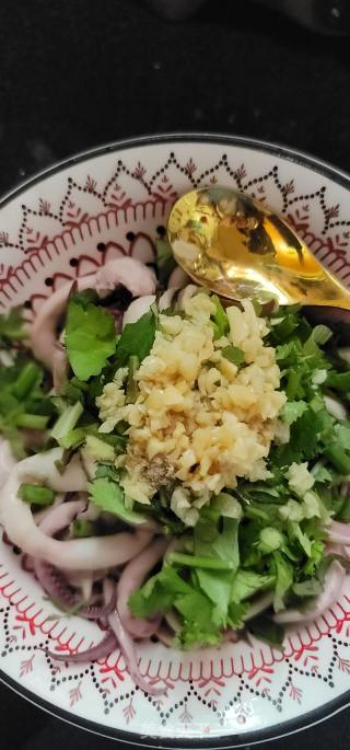 拌鱿鱼圈的做法步骤：6