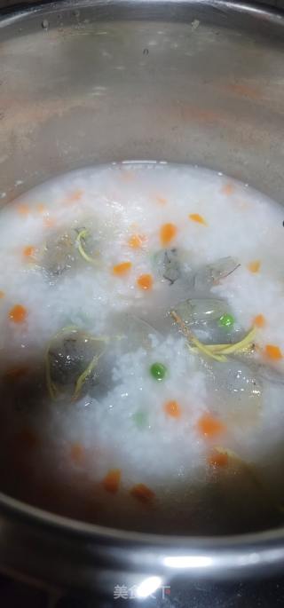 豌豆胡萝卜虾仁粥的做法步骤：5
