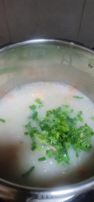 豌豆胡萝卜虾仁粥的做法步骤：7