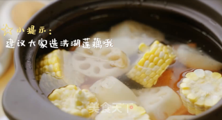 莲藕玉米猪骨汤的做法步骤：3