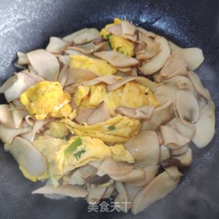 鸡蛋炒杏鲍菇的做法步骤：6