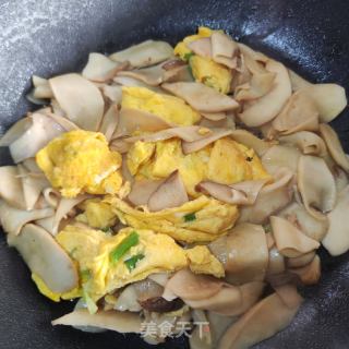 鸡蛋炒杏鲍菇的做法步骤：7