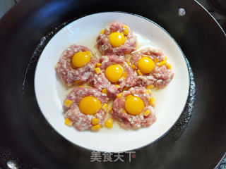 肉饼窝蛋的做法步骤：7